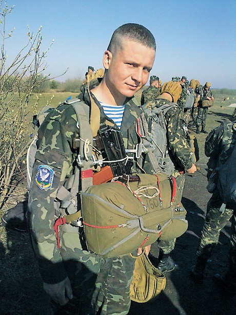 Петро мріяв стати військовим. Фото надане автором